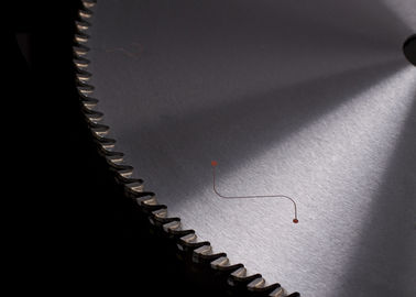 Il taglio di plastica della colofonia a 12 pollici la taglierina del CTT della lama per sega con la scanalatura anti shock